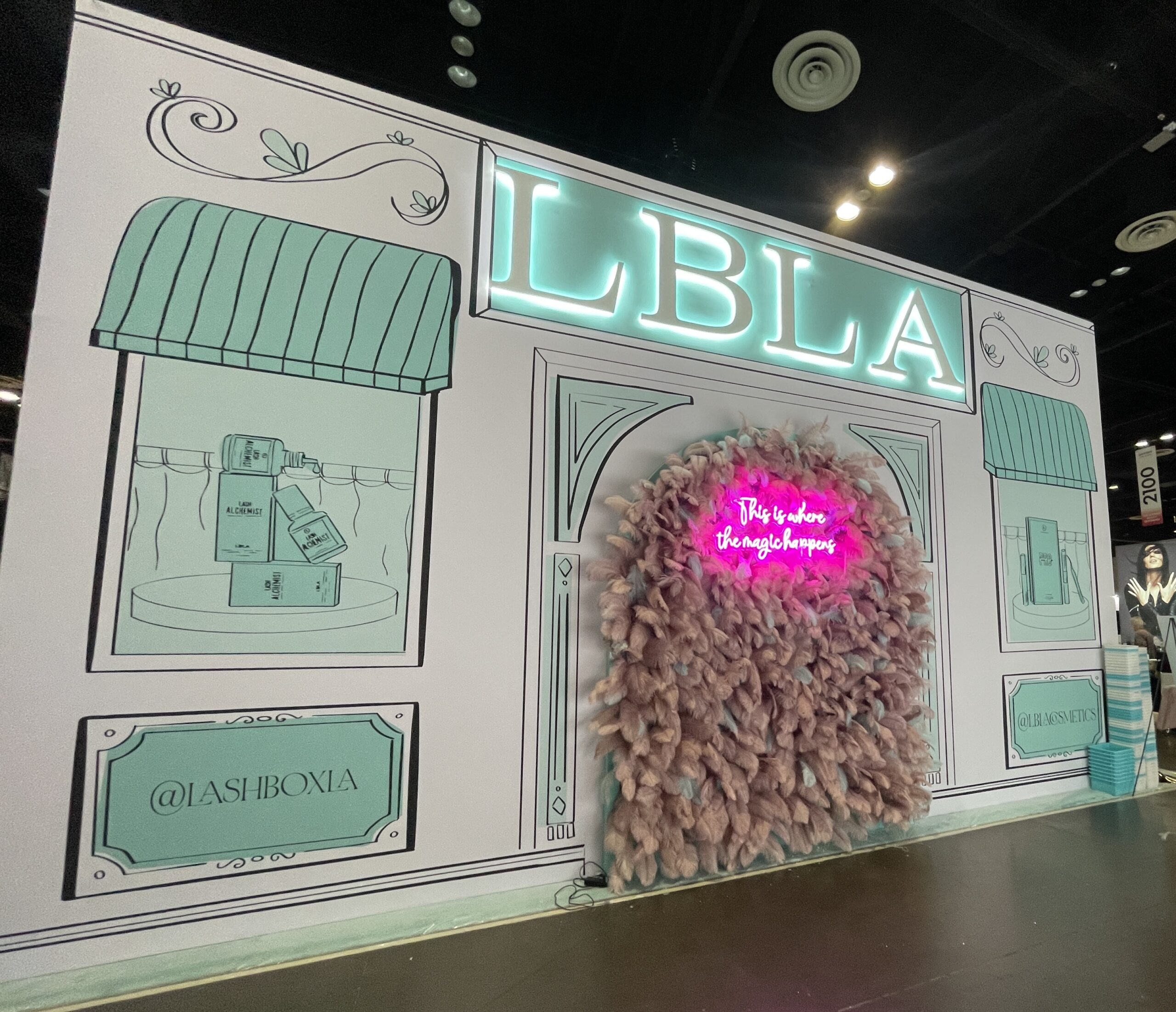 LashBox LA professional lash extension supplies and advanced technique products